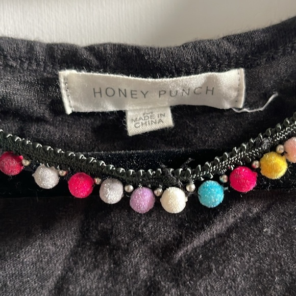 Honey Punch tank top with detailed neck, colored pom pom balls - Picture 2 of 3